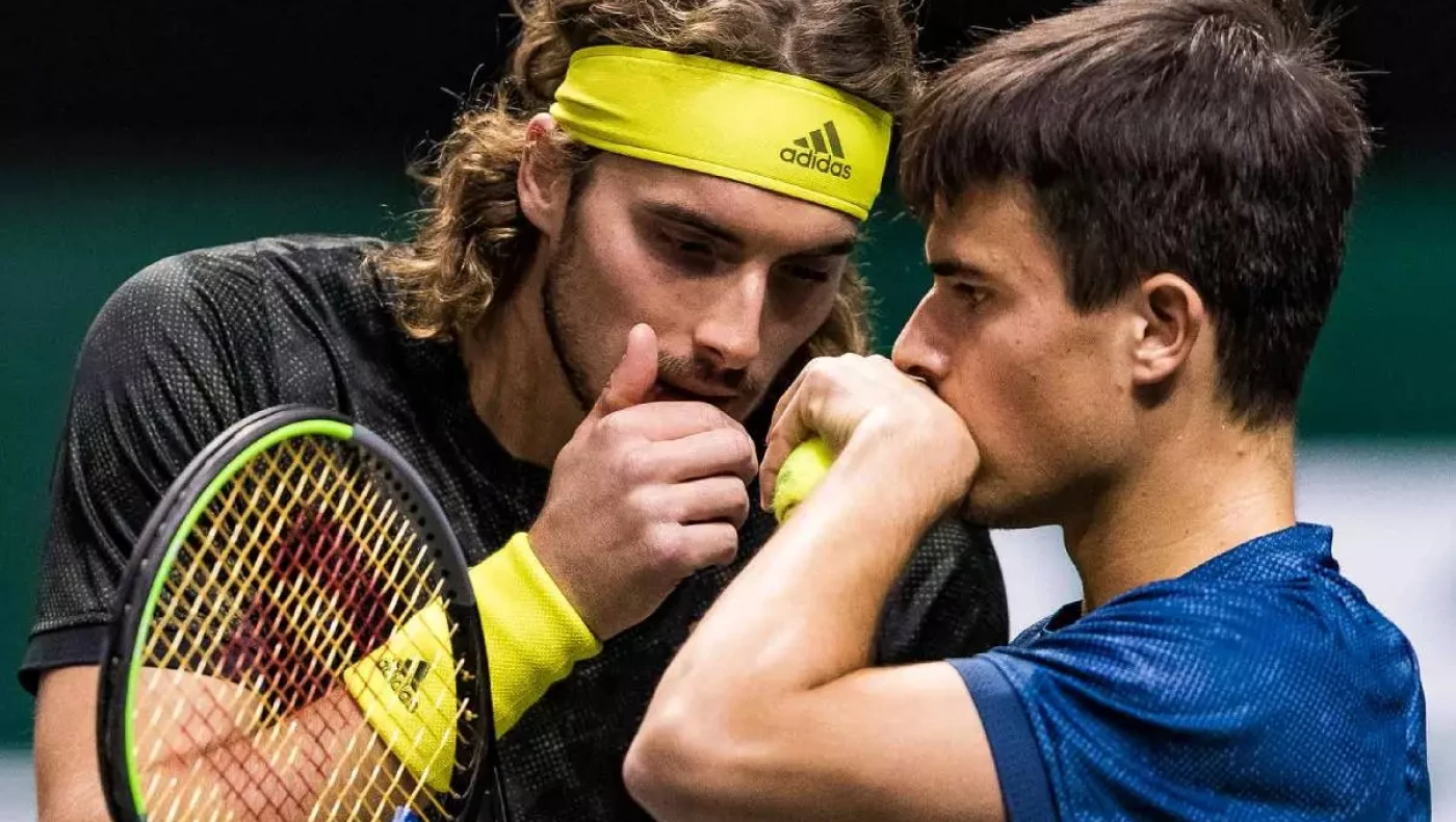 Τσιτσιπάς: Νίκη με ανατροπή και πρόκριση στον τρίτο γύρο του διπλού ανδρών στο Roland Garros