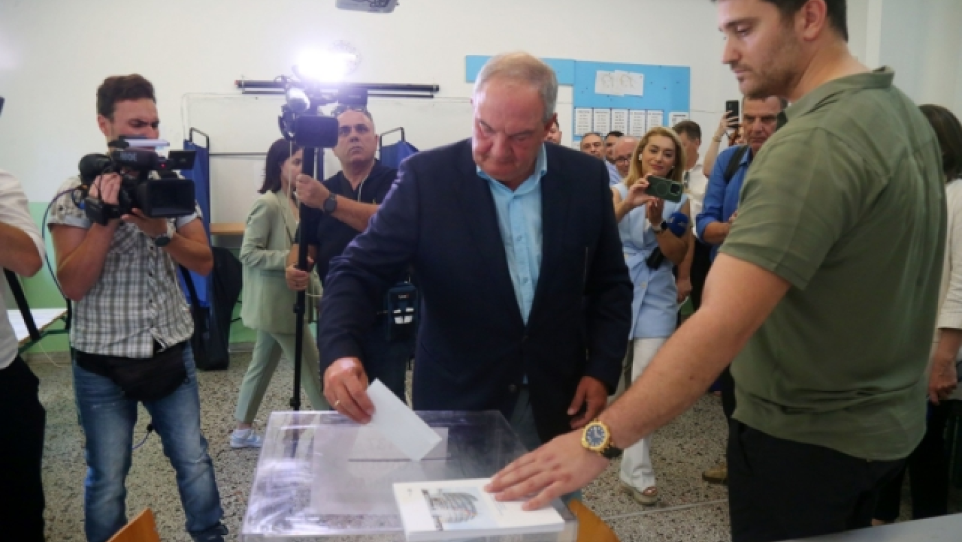 Καραμανλής: Κατέβηκε από το αυτοκίνητο για να χαιρετήσει τη Λατινοπούλου