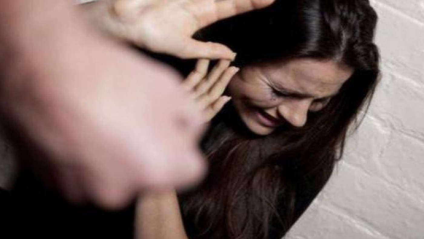 Αλεξανδρούπολη: Ξυλοκόπησε και περιέλουσε με χλωρίνη τη σύντροφό του