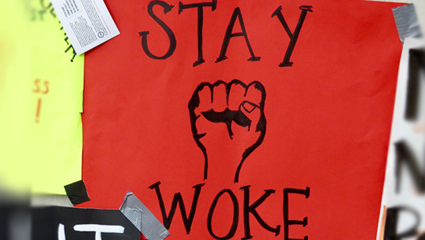 Tι είναι η woke ατζέντα που «καίει» τα κόμματα της Δεξιάς