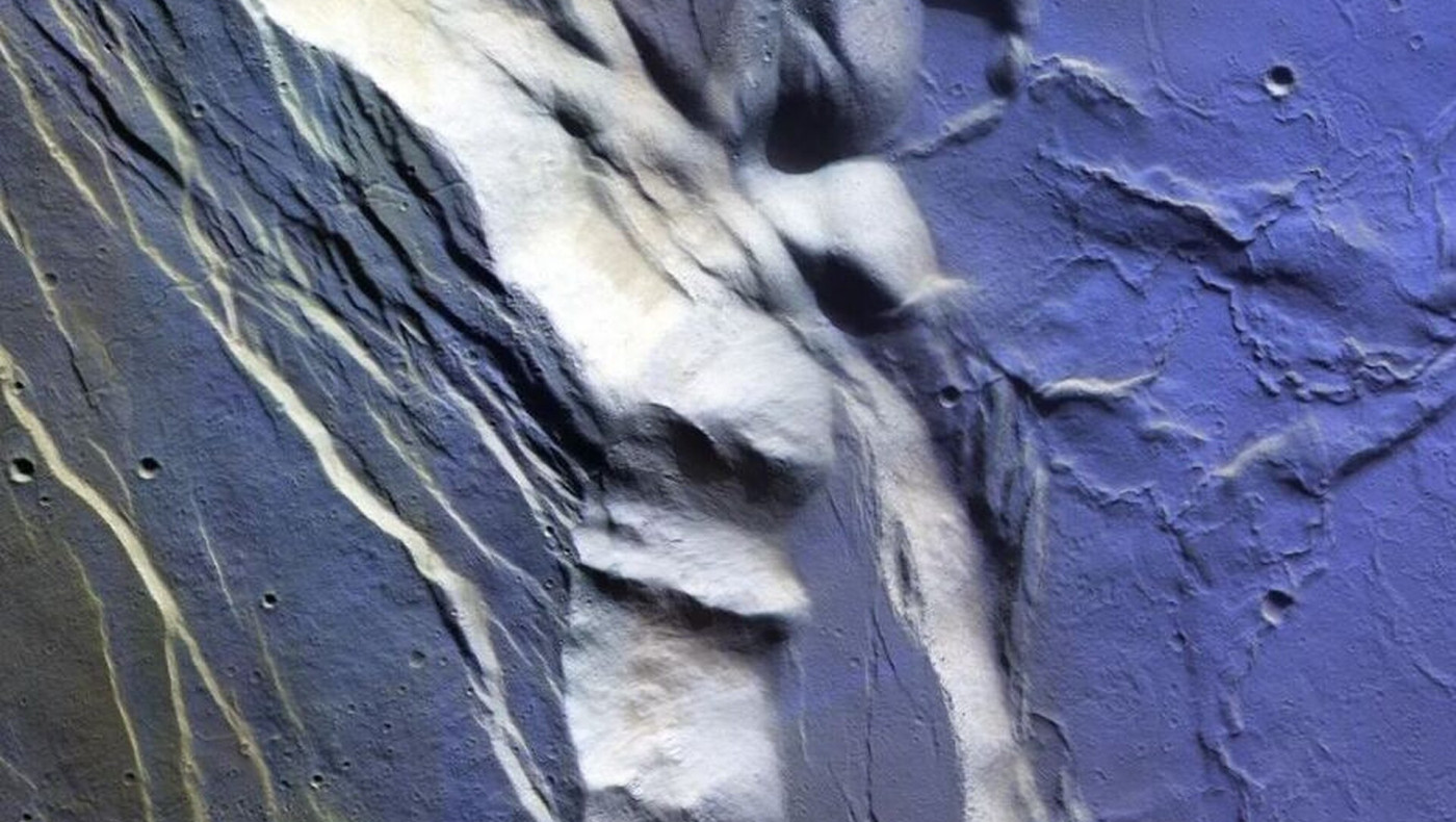 Εντοπίστηκε παγωμένο νερό στα ηφαίστεια του Άρη