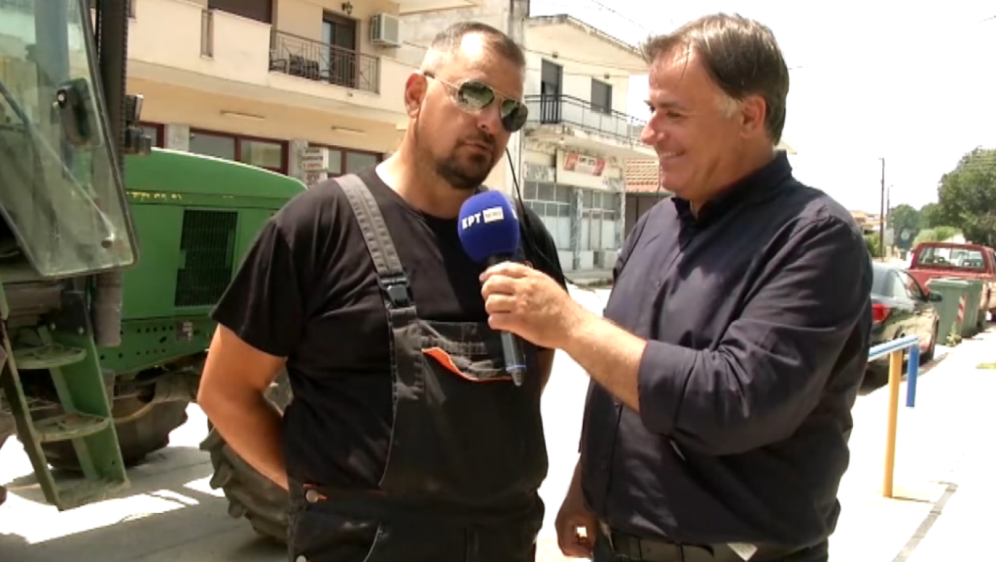 Σέρρες: Από το χωράφι στο εκλογικό κέντρο με το… τρακτέρ για να ψηφίσει