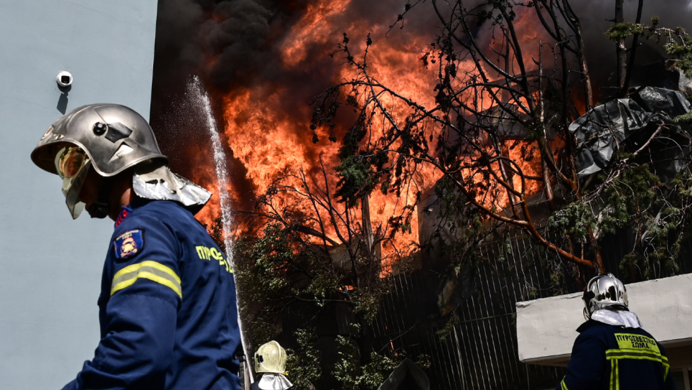 Ολονύχτια «μάχη» με τις φλόγες στη Κοζάνη- Υπεράνθρωπες προσπάθειες να μην φτάσει σε σπίτια