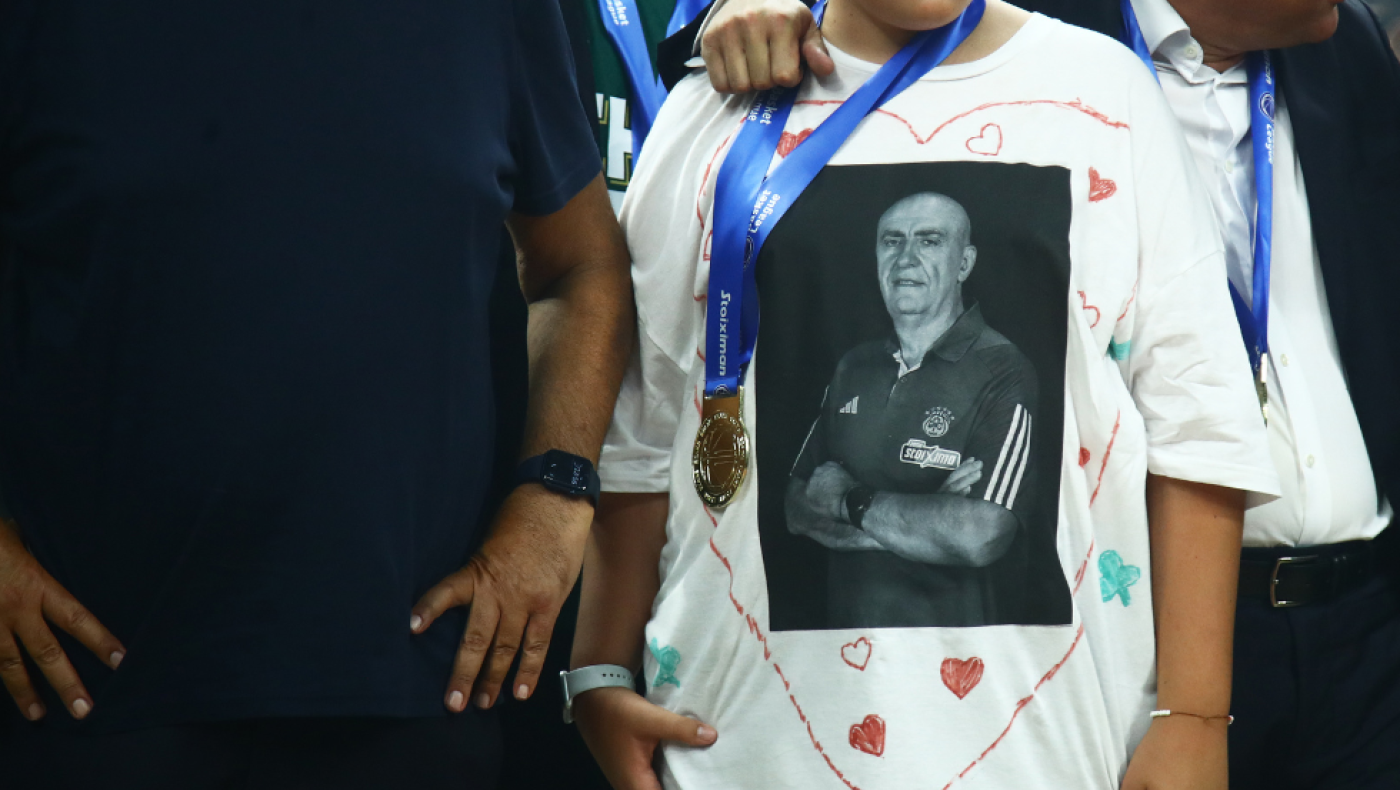 Παναθηναϊκός: «Βοήθησε» και ο Πάρης Δερμάνης στο πρωτάθλημα- Οι παίκτες τον... «κουβαλούσαν» πάνω τους