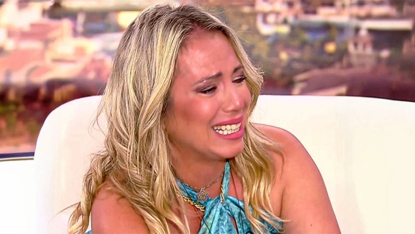 Έλενα Αθανασοπούλου: Κατέρρευσε μετά την αθώωση του Κωστόπουλου που κατηγόρησε για τον βιασμό της