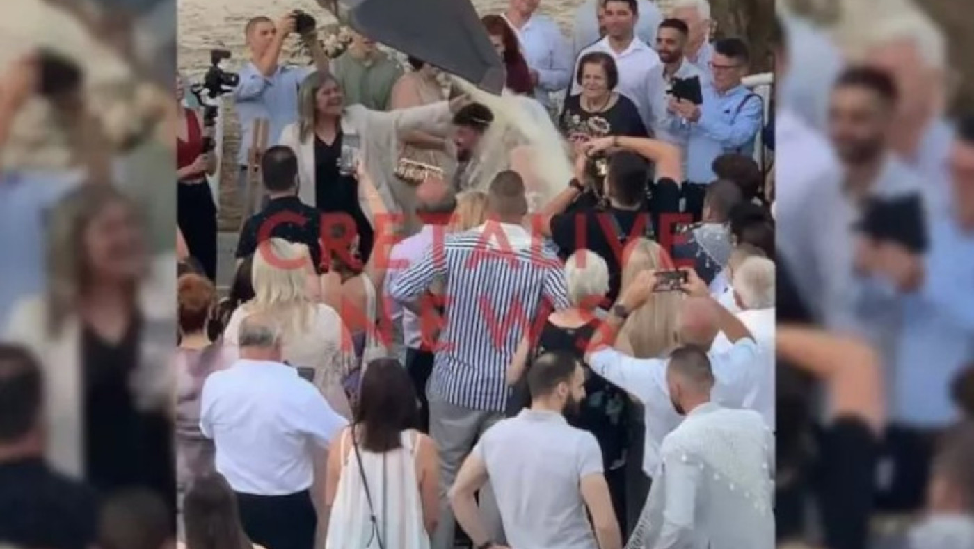 Βροχή από ρύζι σε γάμο στο Ηράκλειο: Το έριξαν με φορτωτή στον γαμπρό και τη νύφη!