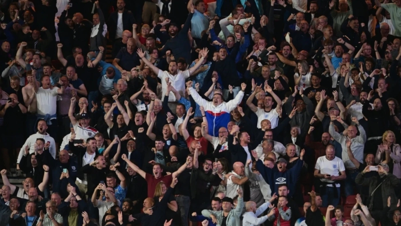 EURO 2024: Το απαγορευμένο σύνθημα που φώναξαν οι Άγγλοι στη Γερμανία