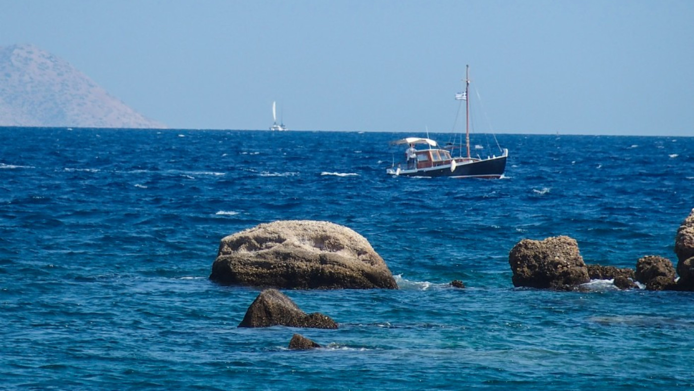 Τσουχτερό πρόστιμο στον ψαροντουφεκά που εξαφανίστηκε: Τον έψαχναν κι αυτός διασκέδαζε σε beach bar!