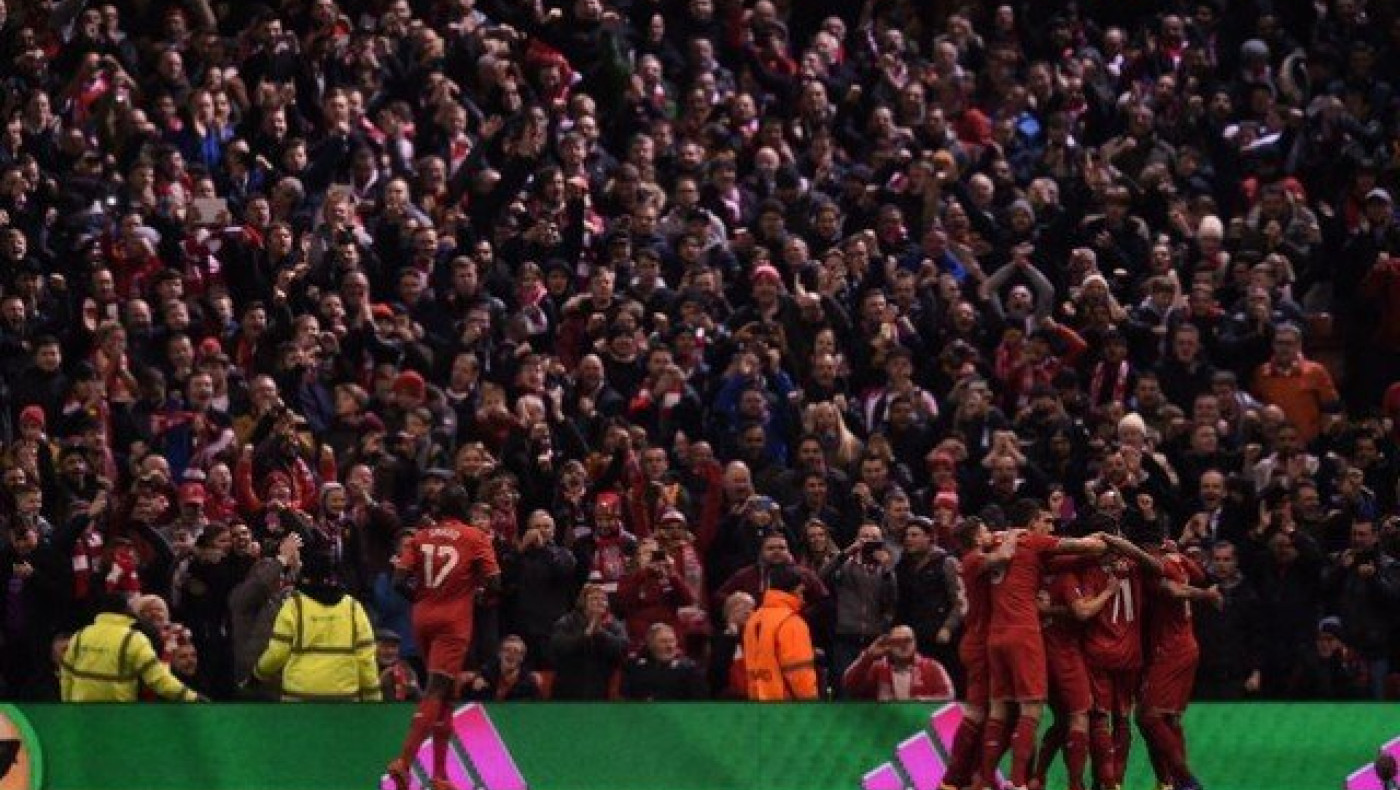 Φίλαθλοι των Λίβερπουλ & Ντόρτμουντ τραγουδούν μαζί στους δρόμους(vid)