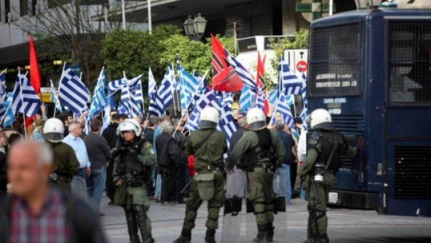 Βίντεο ντοκουμέντο από την επίθεση Χρυσαυγίτη σε δημοσιογράφο!