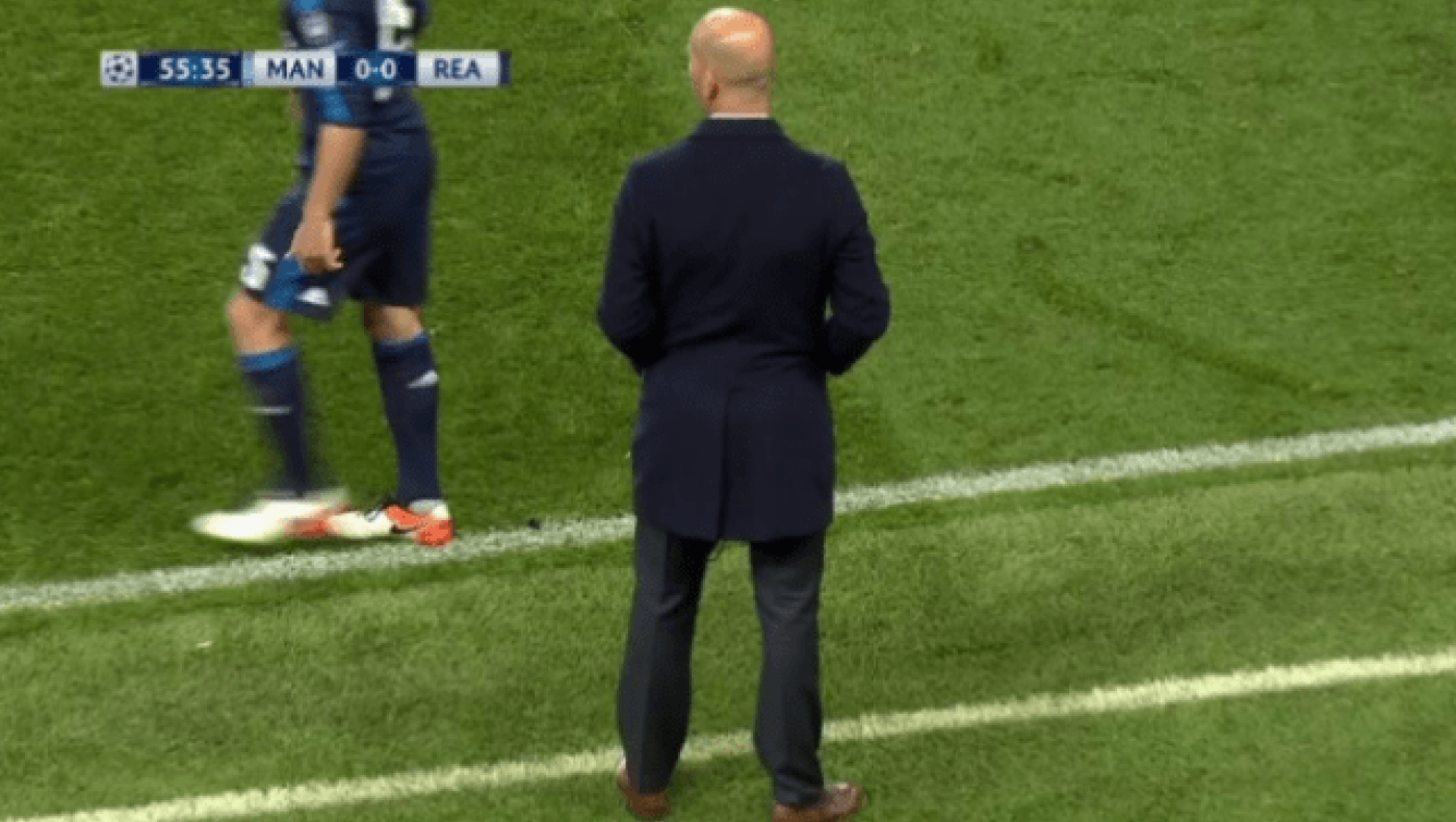 Δεν χωράνε τα παντελόνια       στο Ζινεντίν Ζιντάν!