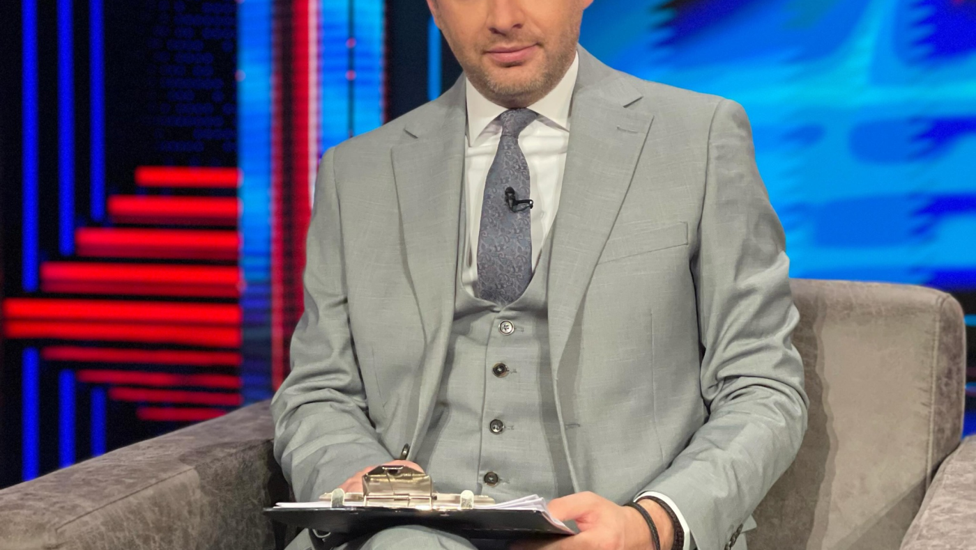 Δημήτρης Μαρέδης: Ποιος είναι ο δημοσιογράφος που «τα 'βαλε» με την Κουτσελίνη