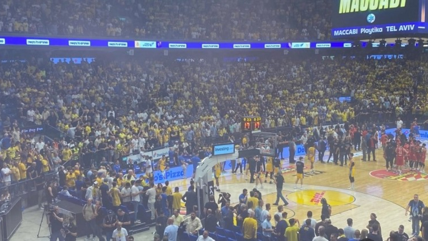 Μακάμπι-Χάποελ Τελ Αβίβ: Σοβαρά επεισόδια εκτός και εντός γηπέδου! (vid)