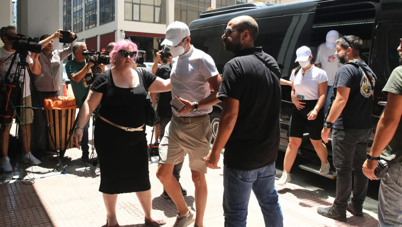 Ύδρα: «Ήμουν στην καμπίνα όταν ξέσπασε η φωτιά, δεν ξέρω ποιος την προκάλεσε», λέει ο καπετάνιος