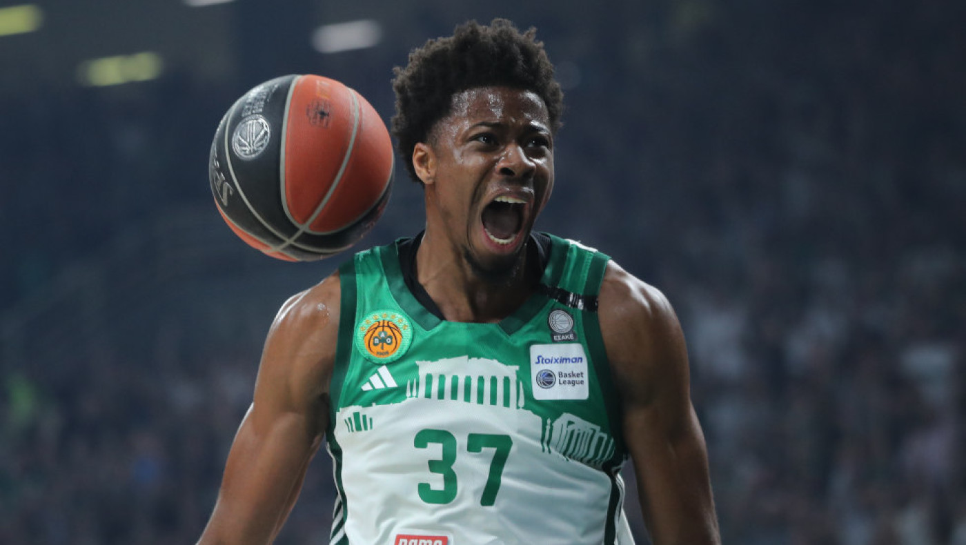 Το παράπονο και η σπόντα του Αντετοκούνμπο για τα περί ελληνοποίησης του Φαλ