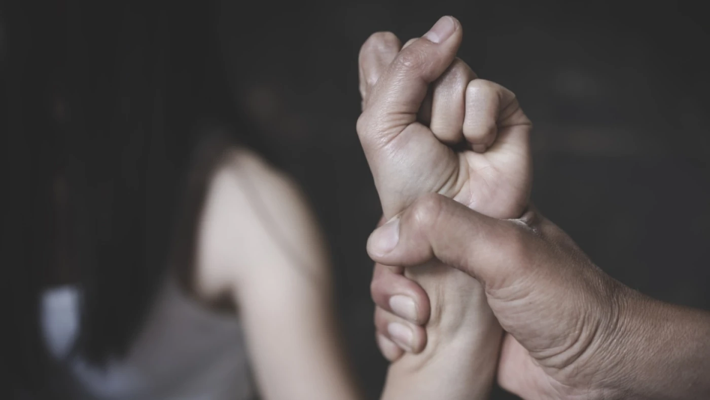 Σύζυγος δικηγόρου που καταγγέλθηκε ότι χτύπησε ασκούμενη: «Δέχομαι bullying»