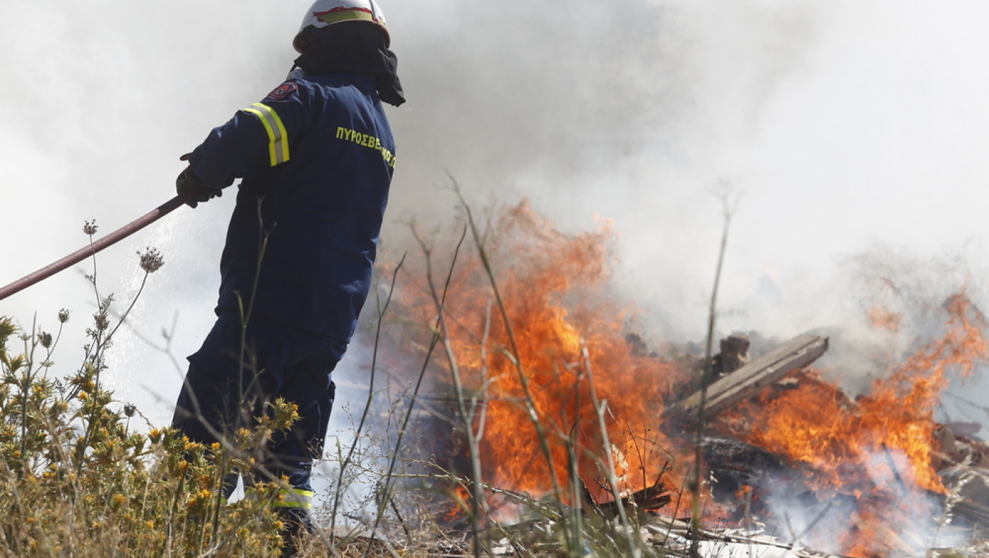 Φωτιά στο Κορωπί: Η κάμερα κατέγραψε τον εμπρηστή-Τι δείχνει το βίντεο ντοκουμέντο