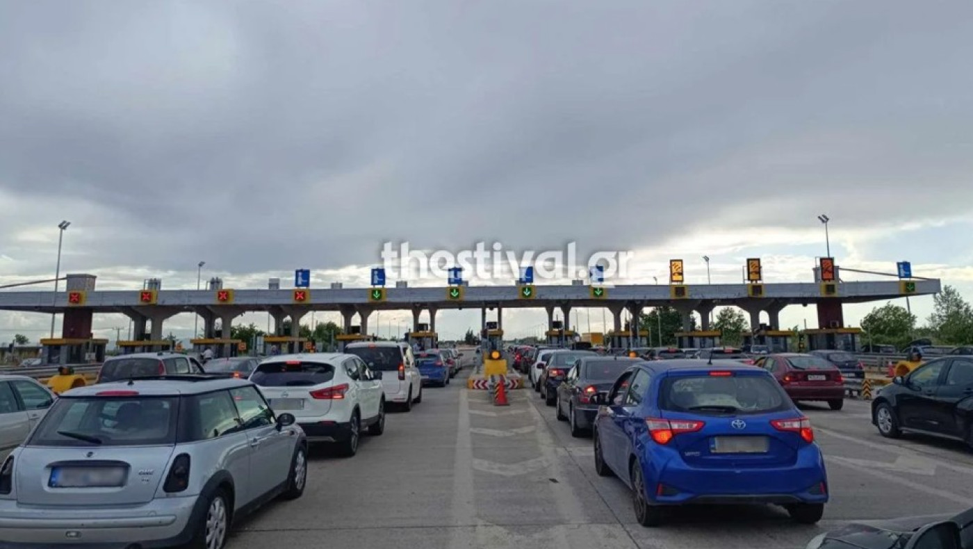 Θεσσαλονίκη: Μετ' εμποδίων η επιστροφή-Ουρές χιλιομέτρων στα Μάλγαρα