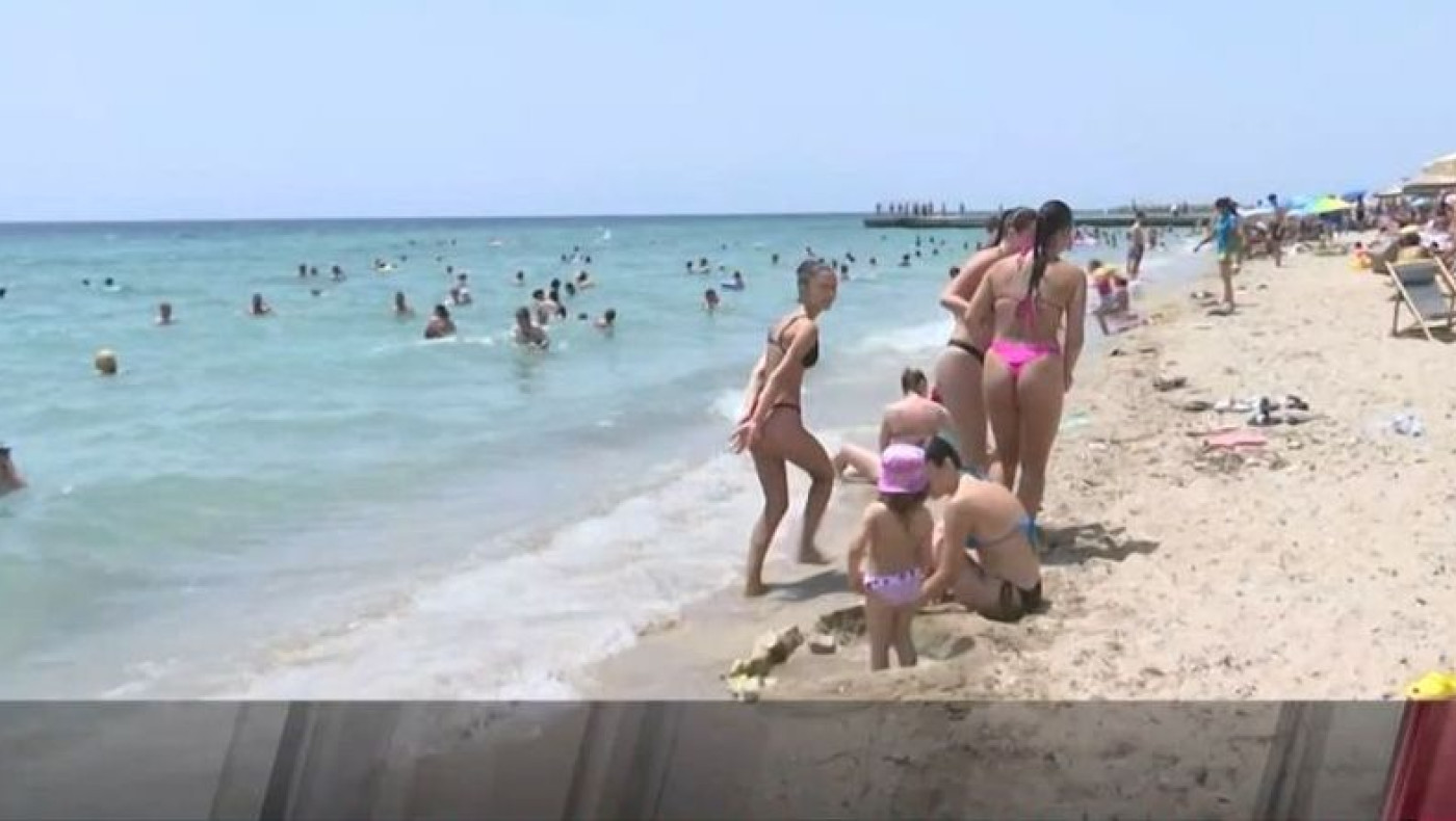 Τριήμερο Αγίου Πνεύματος: Το αδιαχώρητο στις παραλίες της Χαλκιδικής (vid)