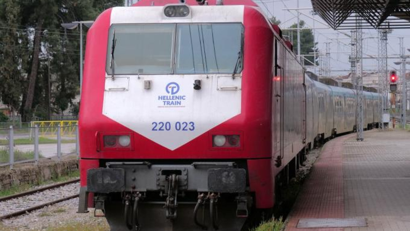 Λιβαδειά: Επιβάτης εγκλωβίστηκε σε πόρτα τρένου και σερνόταν στο τσιμέντο