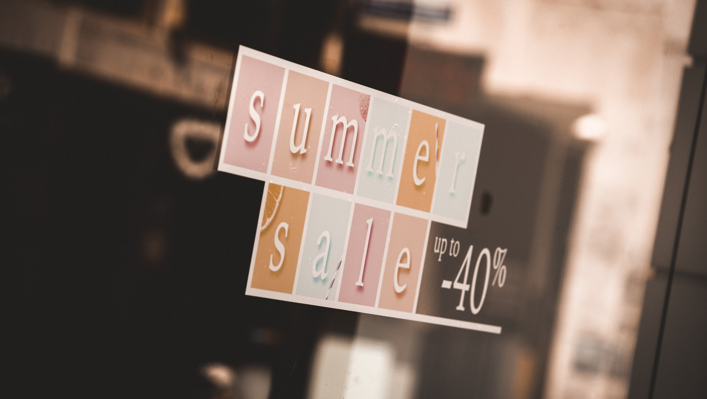 Θερινές εκπτώσεις: Πόσο διαρκούν-Ποια Κυριακή ανοίγουν τα καταστήματα