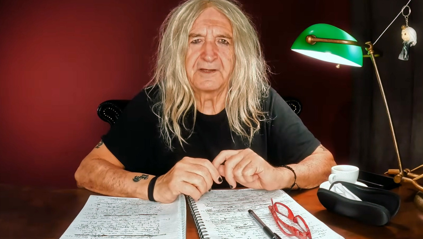 Καρβέλας: «Αν γκρεμίσουμε τις εκκλησίες, θα θεραπεύσουμε τη φτώχεια» (vid)