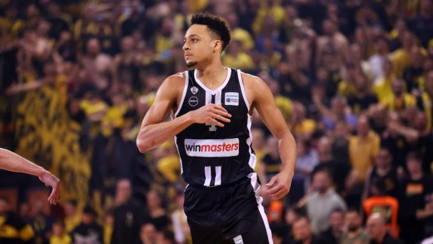 ΜακΝις: Υπογράφει στη γαλλική Σολέ