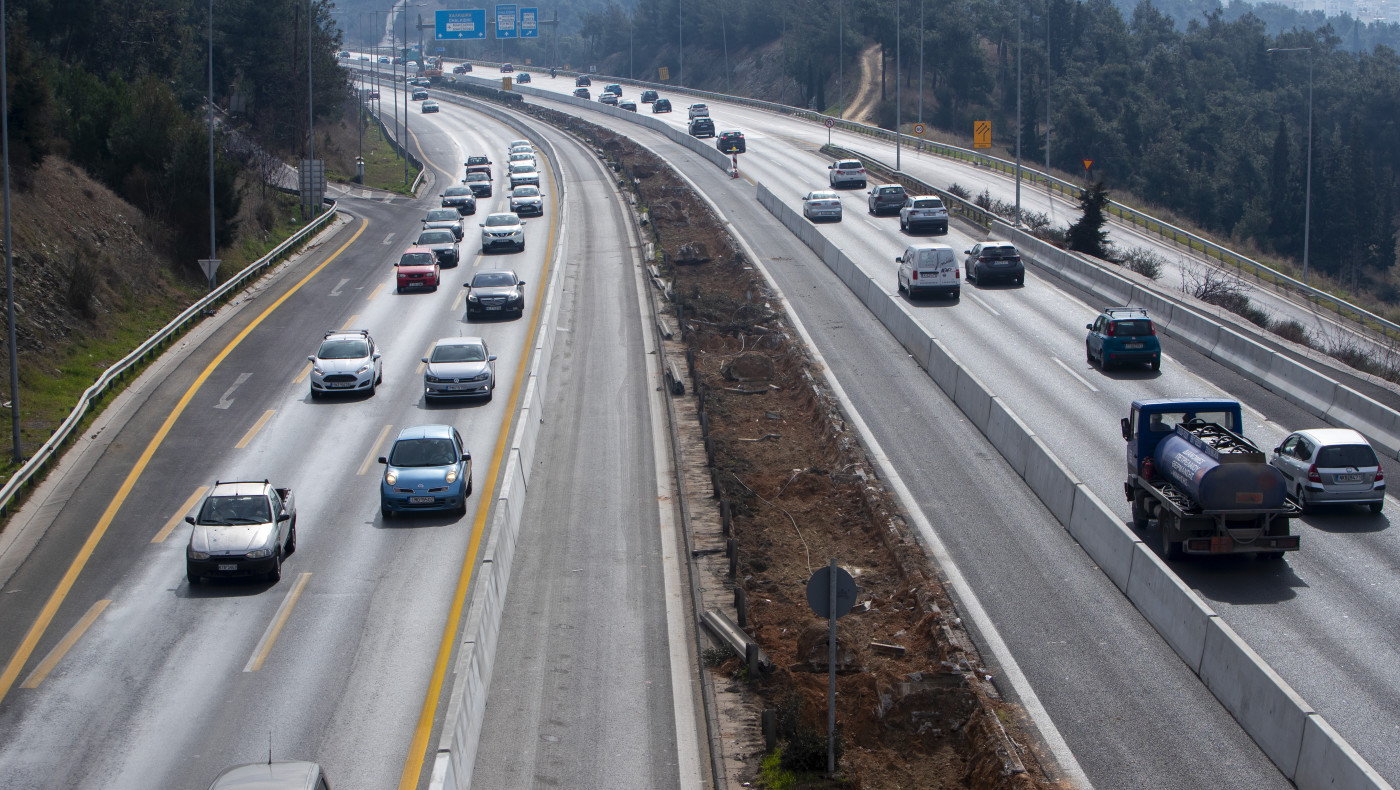 Θεσσαλονίκη: Ουρές στον Περιφερειακό μετά από εκτροπή φορτηγού