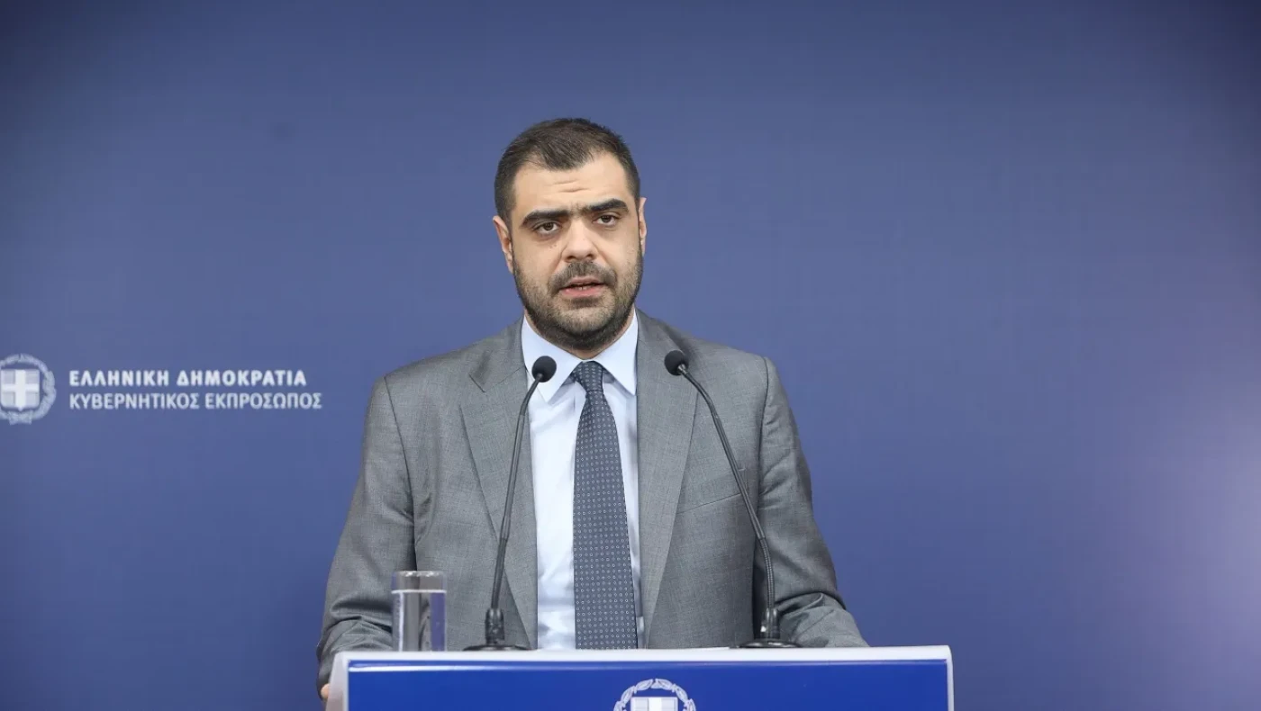 Μαρινάκης: «Ο πρωθυπουργός δε φυγαδεύτηκε στην Αλεξανδρούπολη» (vid)