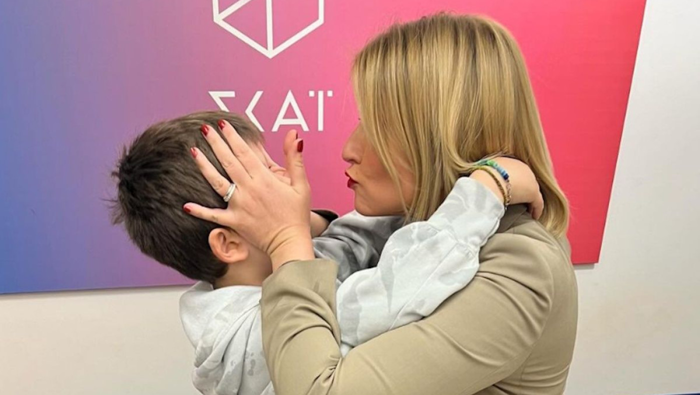 Σία Κοσιώνη: Πανηγύρισε στο ΣΕΦ μαζί με τον γιο της