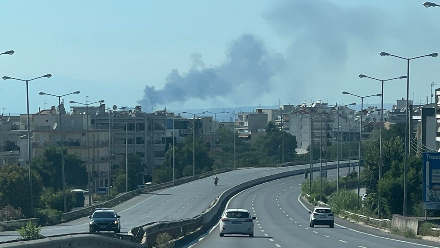 Θεσσαλονίκη: Φωτιά κοντά σε οικισμό Ρομά στα δυτικά