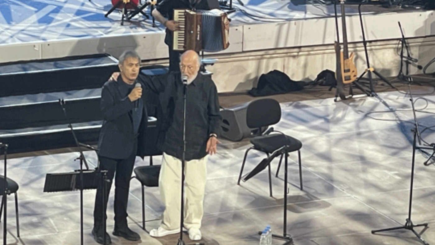 Γιώργος Νταλάρας: Γιατί ζήτησε συγνώμη στη συναυλία του στο Ηρώδειο