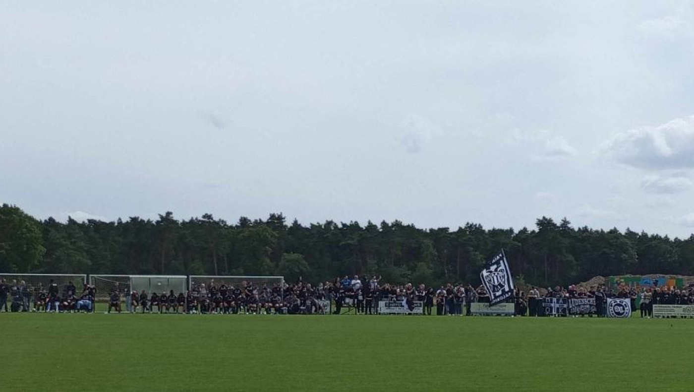 ΠΑΟΚ-Χιμπέρνιαν: Ο Μπάμπα σε ρόλο οργανωτή κερκίδας! (vid)