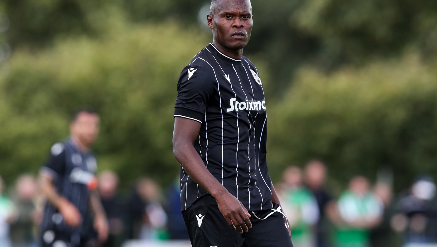 Τον αποθέωσαν για να τον ξυπνήσουν!