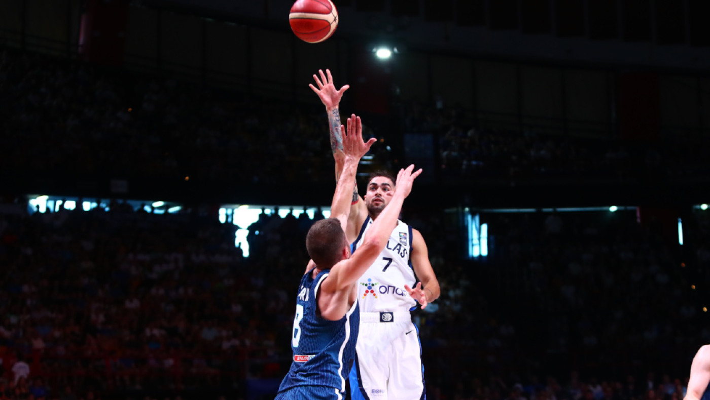 Ελλάδα-Σλοβενία: Το απίστευτο τρίποντο του Τολιόπουλου στη λήξη του ονειρικού πρώτου δεκαλέπτου