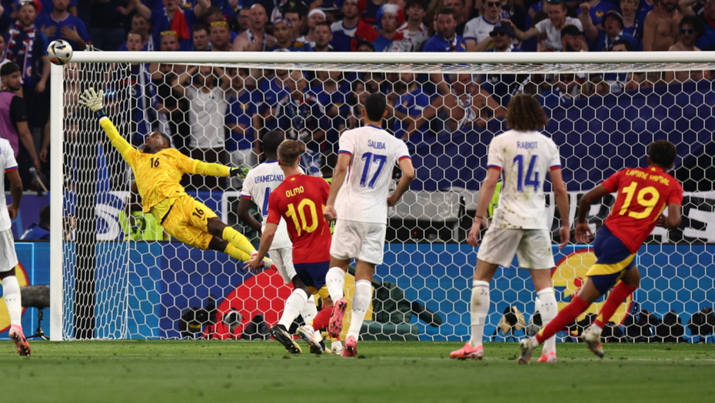 Ανατροπή από Ισπανία με γκολάρα Γιαμάλ και... αυτογκόλ!