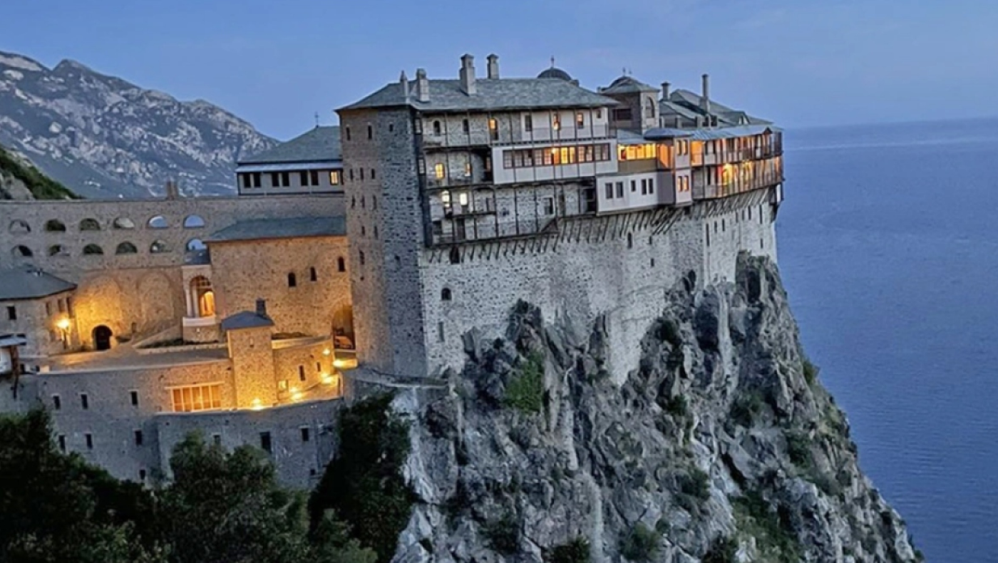 Άγιο Όρος: Νεκρός προσκυνητής που επιχείρησε να ανέβει στη Σκήτη