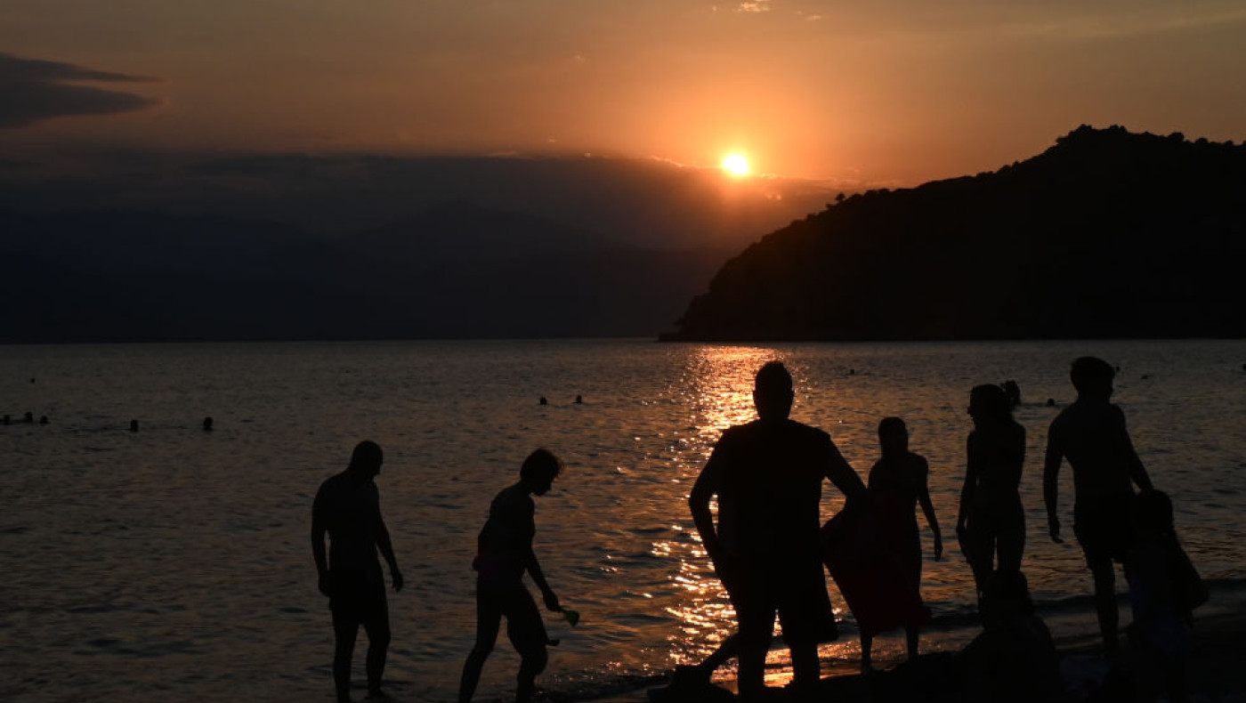 Έκτακτο δελτίο ΕΜΥ: Στα ύψη ακόμη και οι ελάχιστες θερμοκρασίες-Μέχρι πότε θα έχουμε καύσωνα