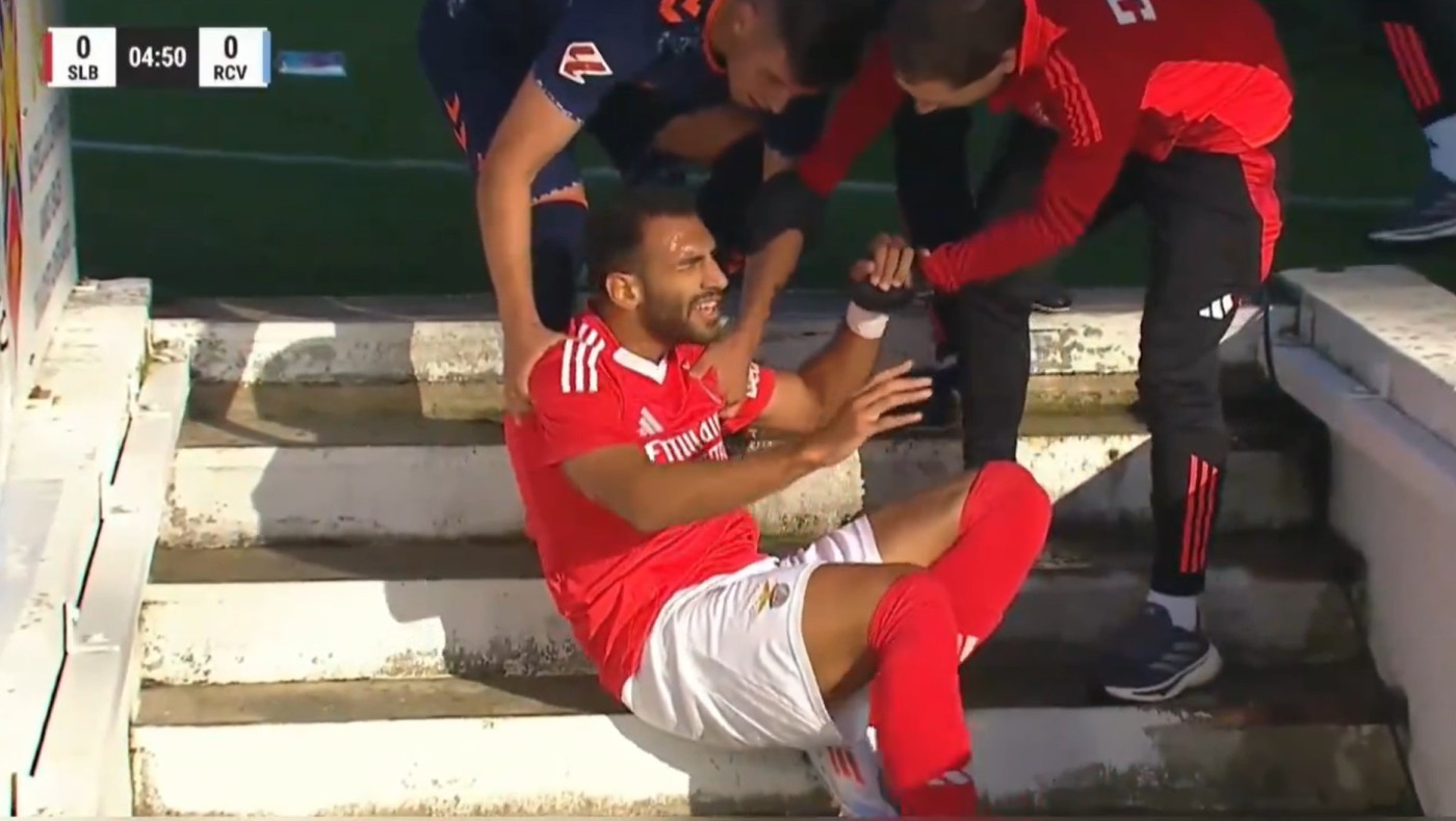 Παυλίδης: Έπεσε από σκάλα, αλλά έβαλε δύο γκολ με τη Μπενφίκα (vids)