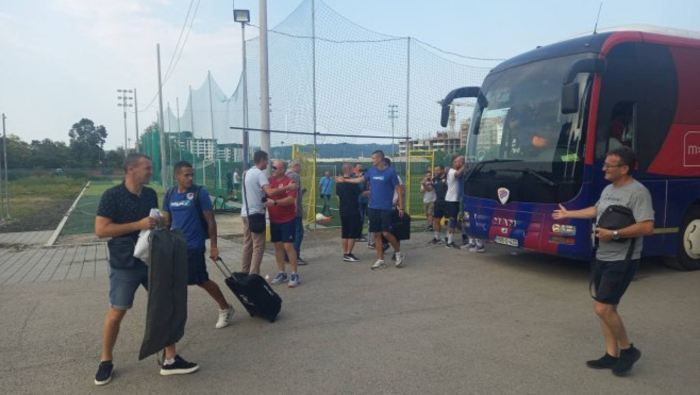 Υποδέχθηκαν τους παίκτες οι οπαδοί της Μπάνια Λούκα - Ζίζοβιτς: «Να παραμείνουμε συγκεντρωμένοι»
