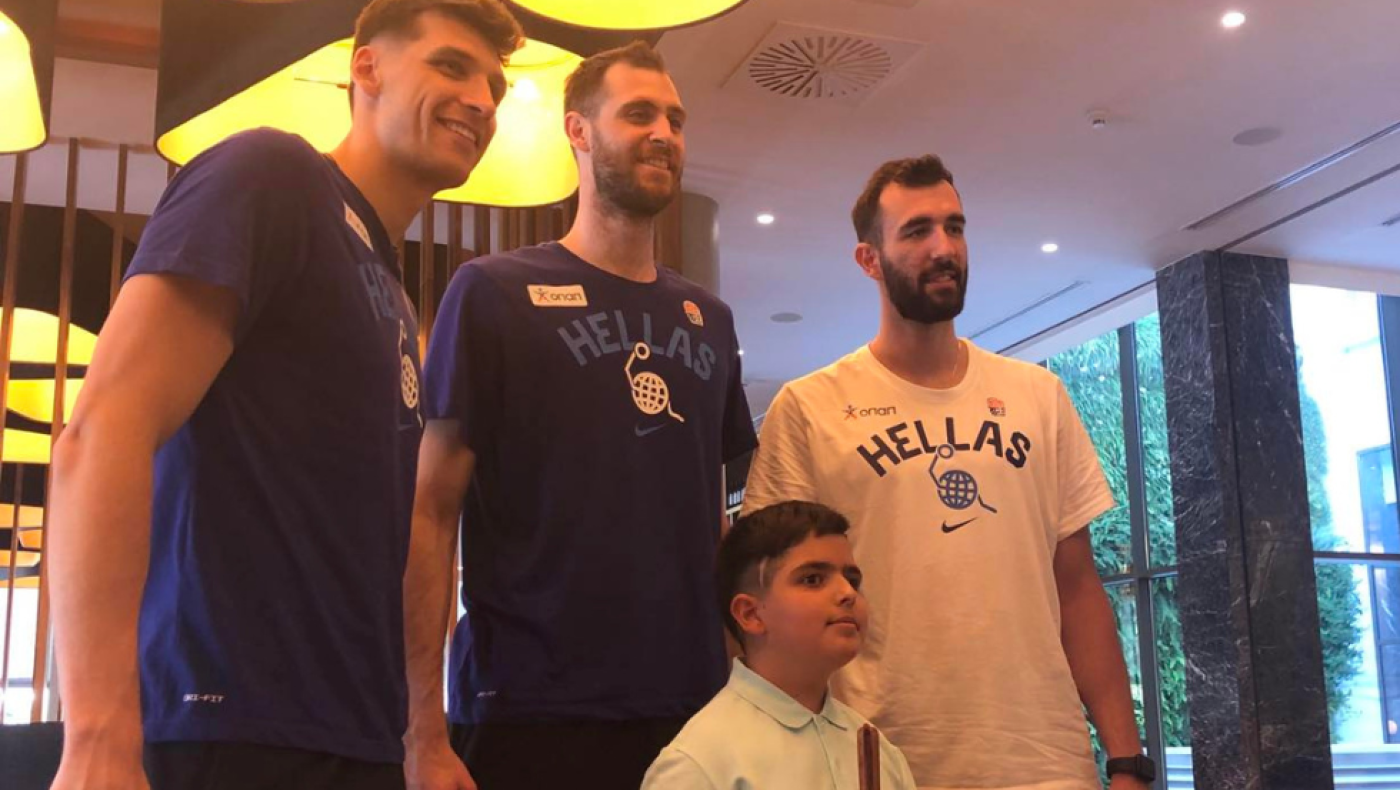 Με τις ευχές του μικρού Λέανδρου και  της ACTNOW η Εθνική στη Γαλλία