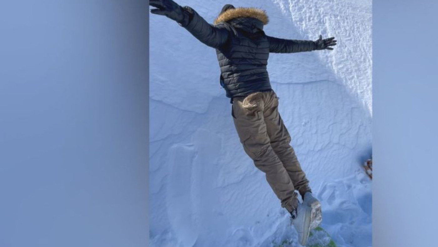 Πήγε για βουτιά στο χιόνι και κατέληξε σε... τοίχο