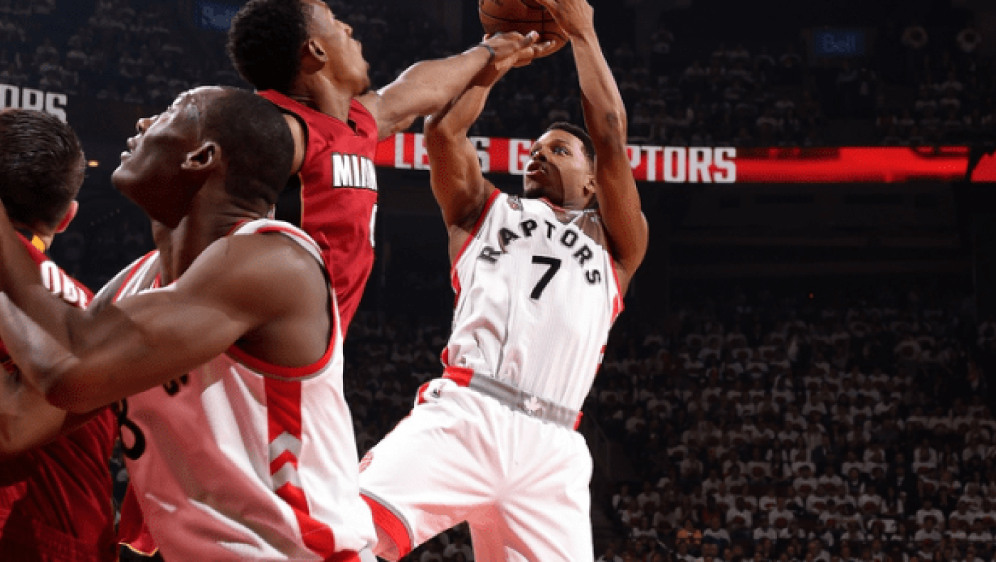 Ιστορική πρόκριση των Ράπτορς με «μαγικό» Λάουρι (vid)