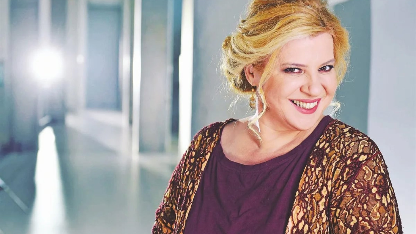 «Του Ιούδα το φιλί»: Το νέο τραγούδι της δημοσιογράφου, Αθηνάς Καμπάκογλου και του Γιώργου Άλτη (vid)