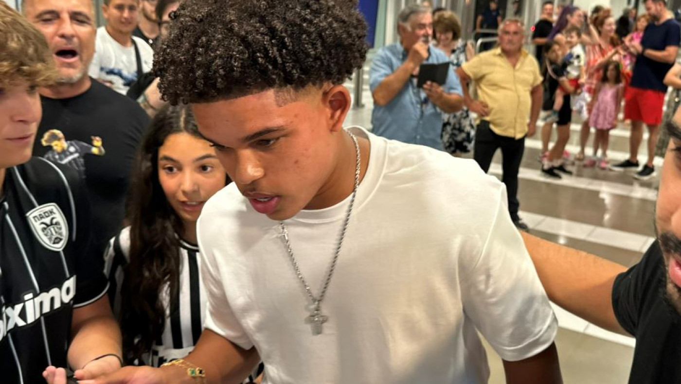 ΠΑΟΚ: Πάτησε στη Θεσσαλονίκη ο Σορετίρε-Υποδοχή και αυτόγραφα (pics+vids)