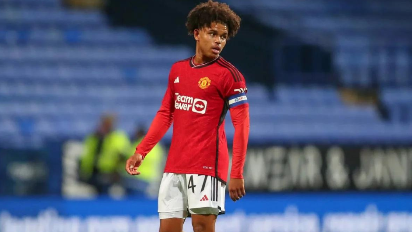 O Σορετίρε, τα δύο ταξίδια στο Μάντσεστερ και η κοινή «στέγη» με Μουσιάλα και Σανέ