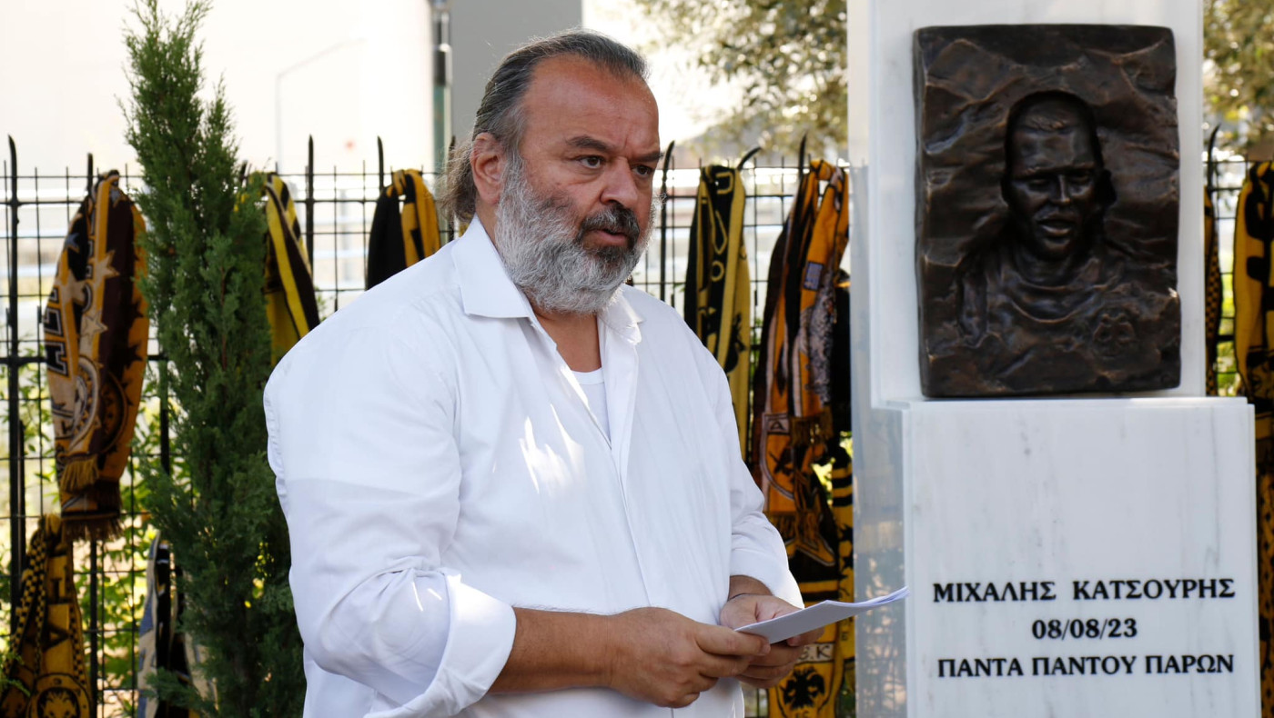 Μιχάλης Κατσούρης: Αποκαλύφθηκε το μνημείο στο μνημόσυνό του με μήνυμα Ηλιόπουλου