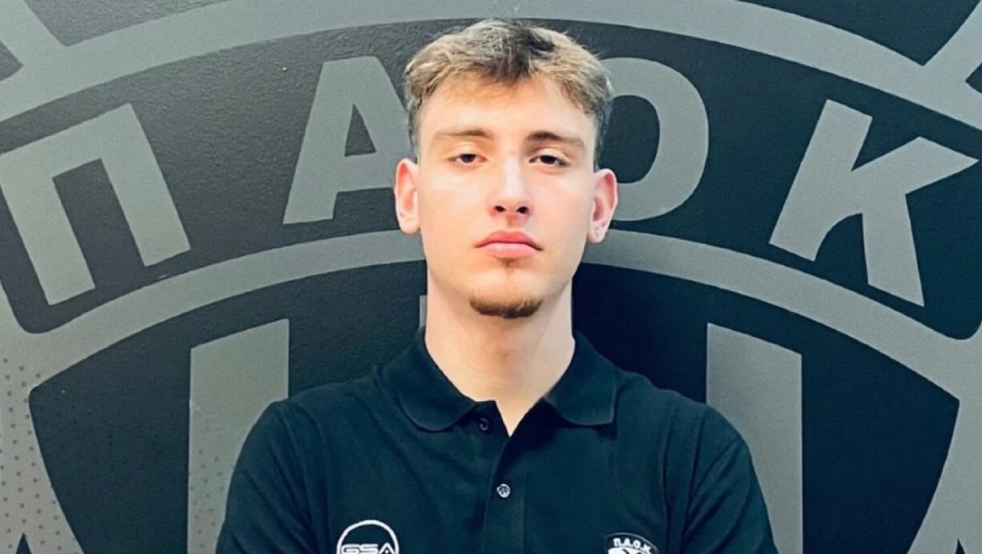 ΠΑΟΚ: Η αφιέρωση του Χρήστου Μανθόπουλου στον εκλιπόντα γνωστό ηθοποιό και πατέρα του, Αία μετά την υπογραφή του συμβολαίου του!