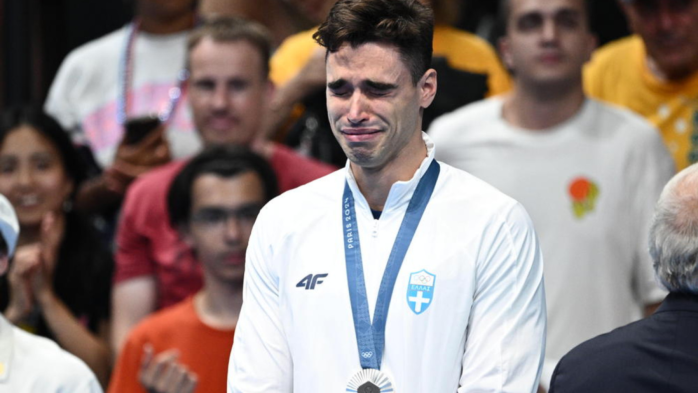 Συγκίνηση για τον Απόστολο Χρήστου: Βούρκωσε τη στιγμή της απονομής (pics)