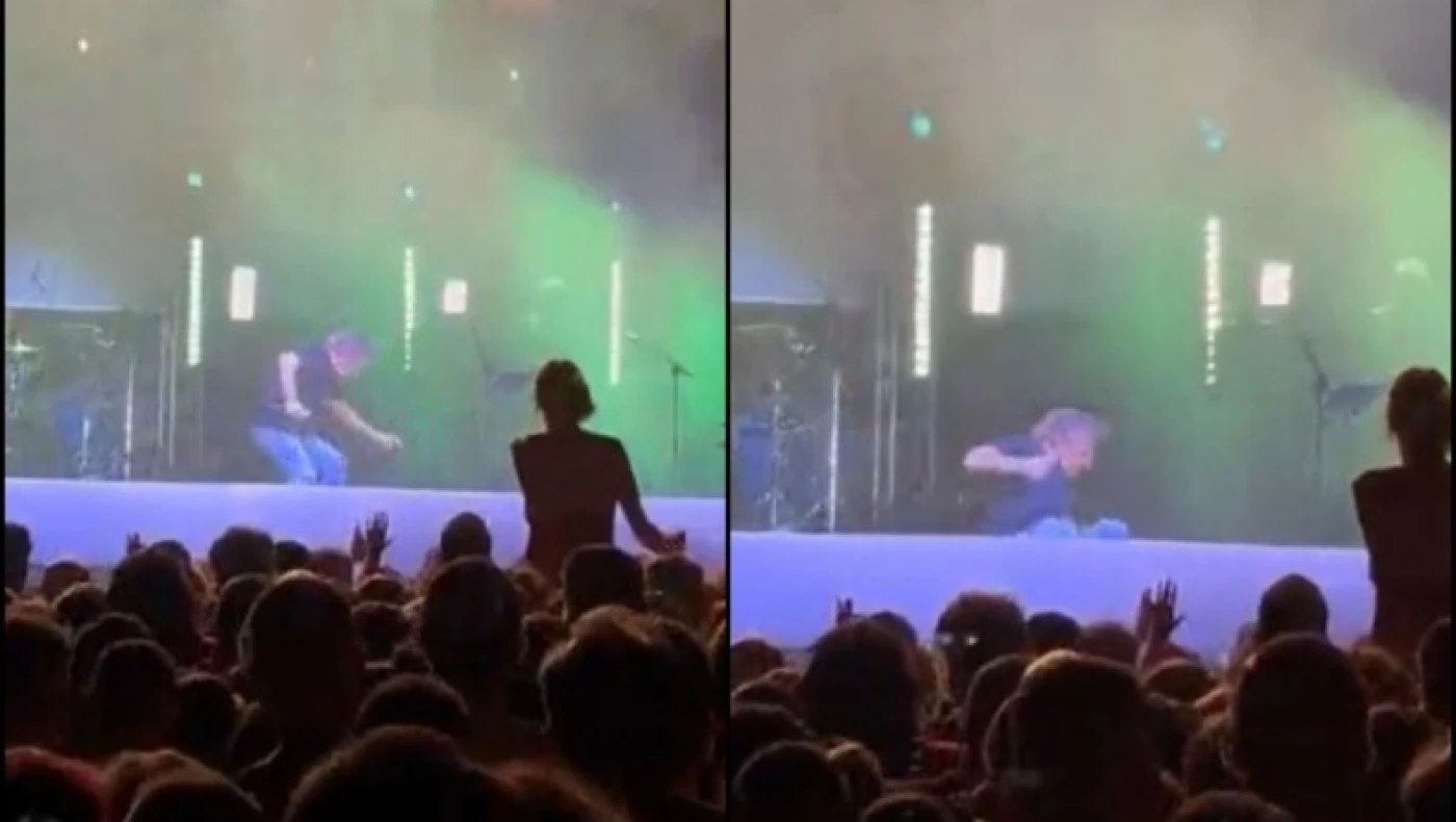 Βασίλης Παπακωνσταντίνου: Έπεσε στη σκηνή - «Γλιστράει», είπε γελώντας